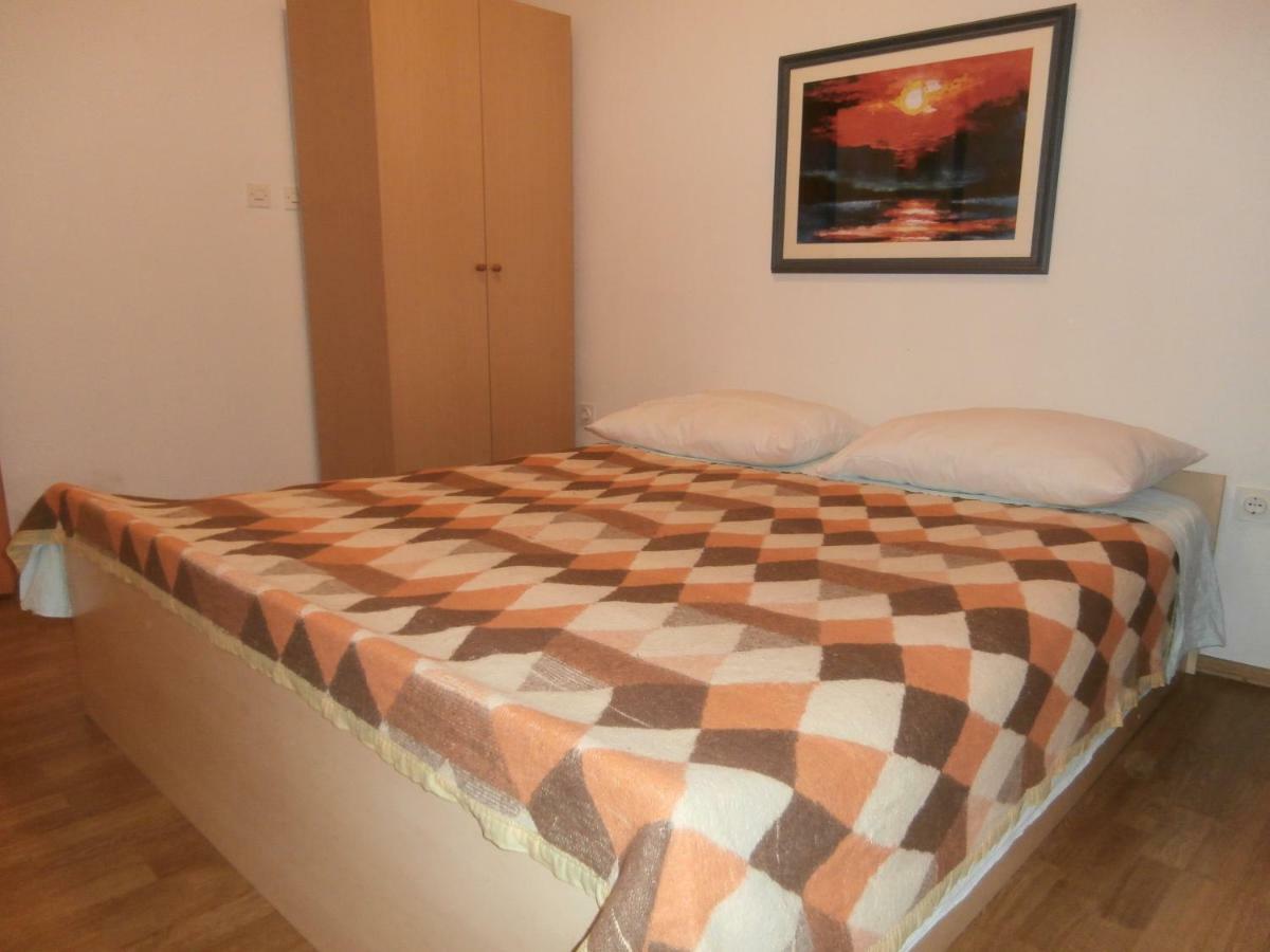 Jure Erceg Apartment Starigrad Paklenica Exterior photo