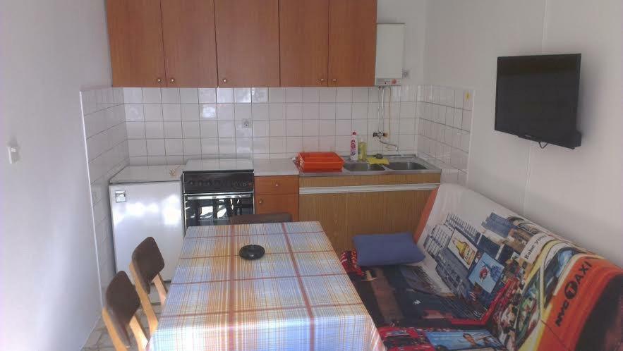 Jure Erceg Apartment Starigrad Paklenica Exterior photo