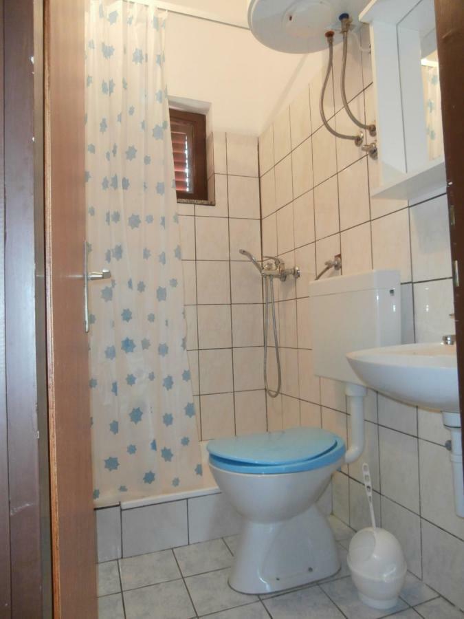 Jure Erceg Apartment Starigrad Paklenica Exterior photo